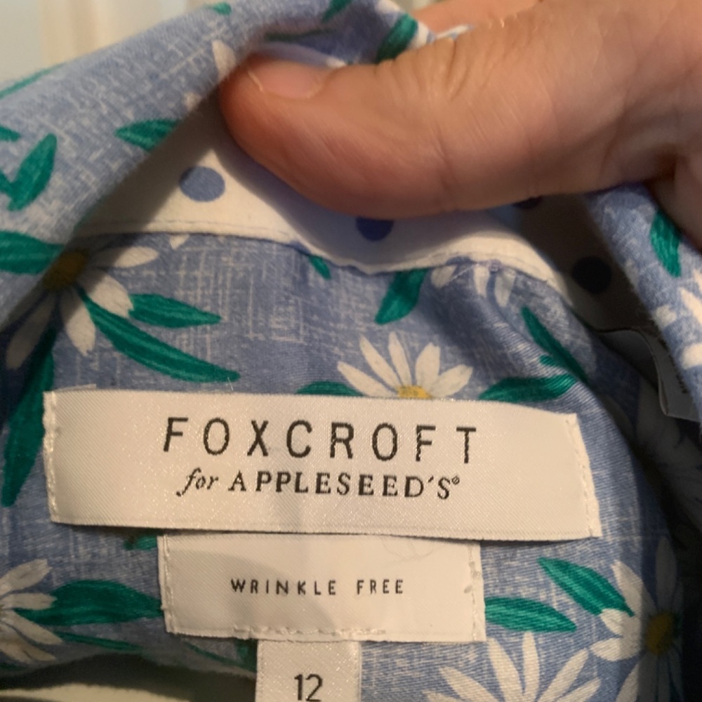 Foxcroft mixed pattern coming up daisies button down.‎ Worn once. - Picture 2 of 6